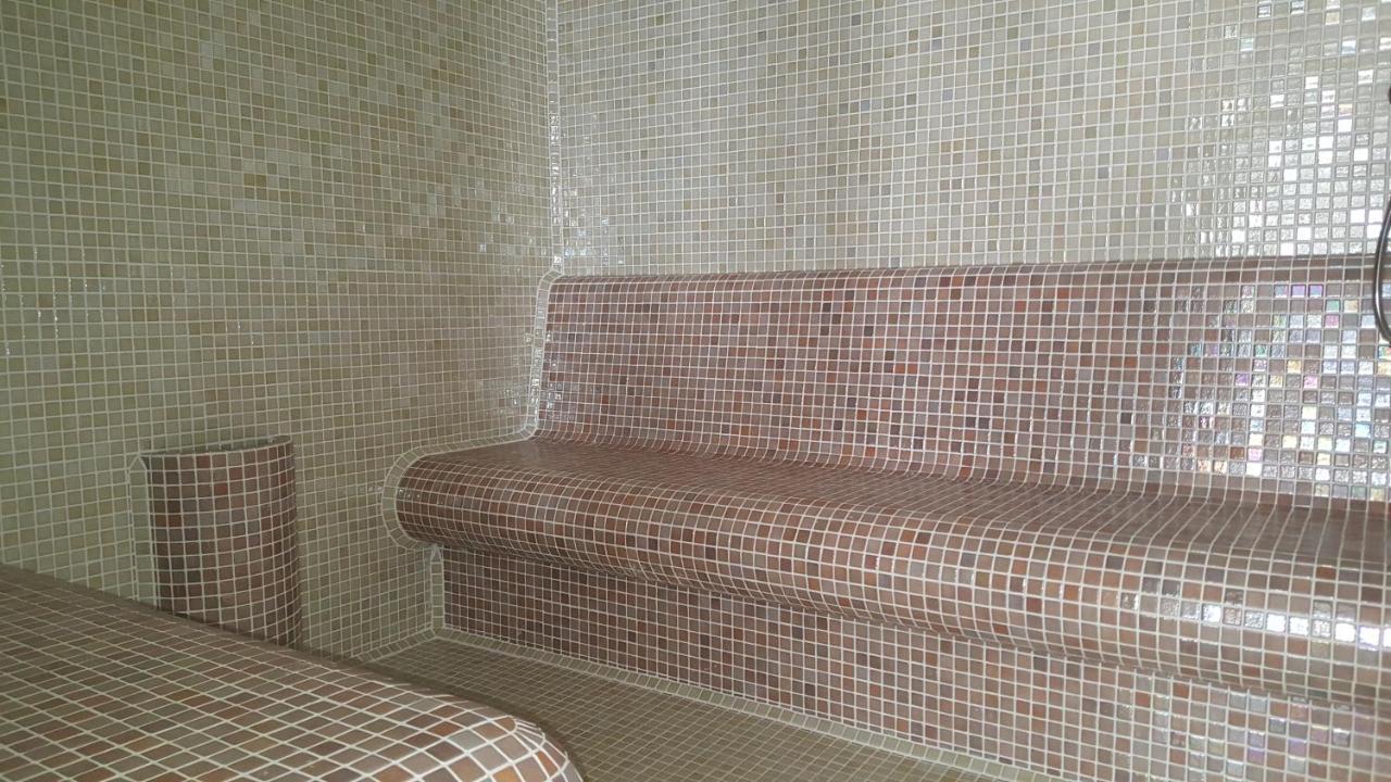 Ferienwohnung Paris-Lux. Hajdúszoboszló Exterior foto